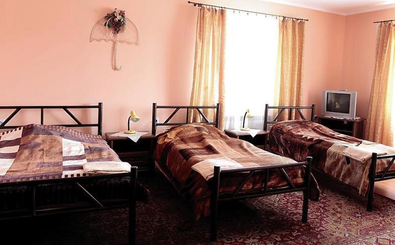 Hotel Mily Krosno Habitación foto